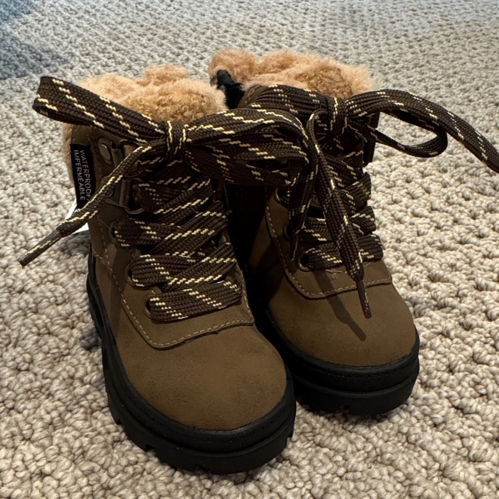 H&M baby Fuzzy Lace-Up Boots